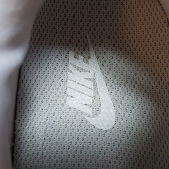 Nike Free 3.0 White & gray velcro.   Size 10. Pre-owned.   good condition - Picture 8 of 9